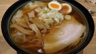 一番人気の「極薄ふわとろワンタンメン」