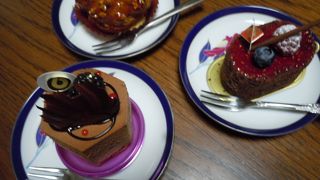 住宅街なのに値段高め