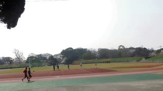 花見騒ぎと無関係、トレーニングに汗を流す選手らがたくさんいた