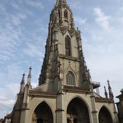 ベルン旧市街で最も目立っている大聖堂