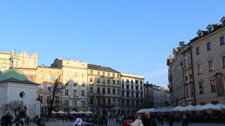 中央広場からヴァヴェル城へ