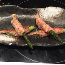 アスパラガスのベーコン巻き