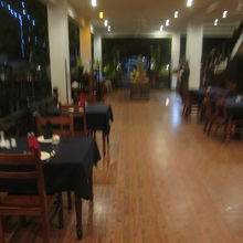 ニアリー クメール レストラン