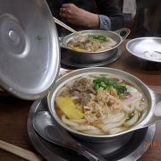 昭和を感じて鍋焼きうどんを