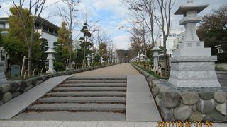 参拝道の王道です