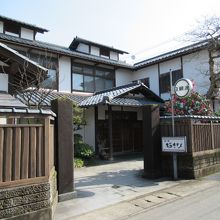 城下町の雰囲気に溶け込んだ和風旅館です