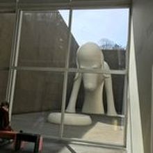 あおもり犬（けん）奈良美智（これは撮影OK)