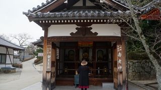 寿老神を拝むにはこれ以上シンプルな建物はないでしょう