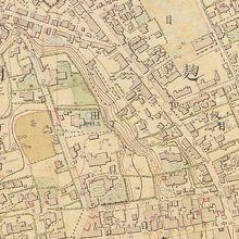 明治初期の地図には、牧場の緑地や畑地、耕地の記載があります。