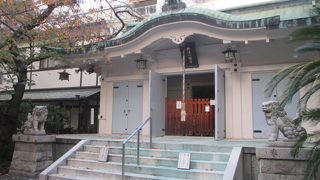 街のど真ん中です