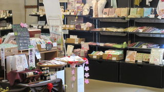 シルク関係商品が多かったです