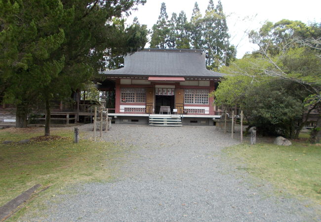 人吉城址公園の中にあります。