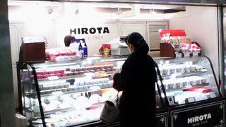 表参道駅で色々洋菓子を探せます