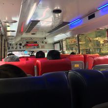 バス車内