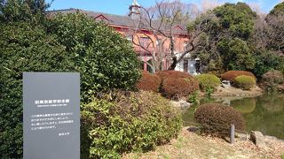 無料で中に入れます