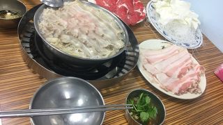 酸菜白肉火鍋！