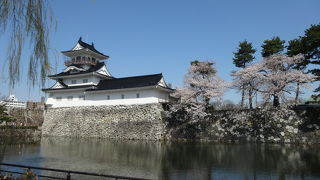 きれいな天守閣もありました。