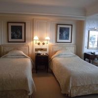 スイートルームのベッドルーム