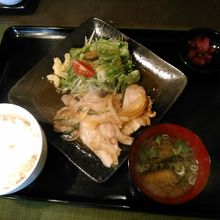 今日は豚しょうが焼き700円をいただきました。