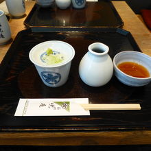 お盆にはひょうたんの柄が付いていました