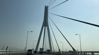 ベイブリッジと連続で通ります