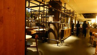 黒が基調でシックです