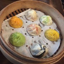 彩色小籠包