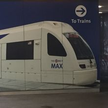 マックスの看板