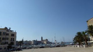 トラーニの代表する美しい広場