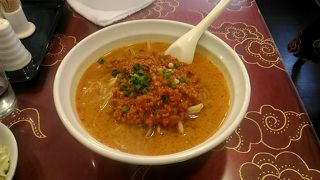 ランチはおかず食べ放題付き