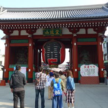 朝早くから外国人観光客が訪れていました