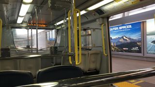 明るく広々快適列車