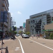 歩道が広めで歩きやすい