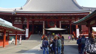 桜まつり開催中の浅草寺を参拝しました!!