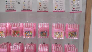 おしゃれなキャンディーのお店とカフェ