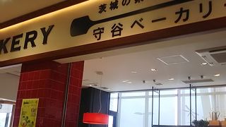 メロンパンとカレーパンがおいしいです