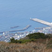 駐車場から、元町港。