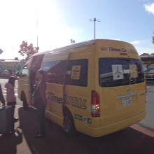 無料のシャトルバンですぐに迎えに来てくれました