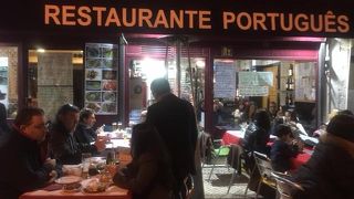 「ドナ・マリア２世国立劇場」の近くの裏通り