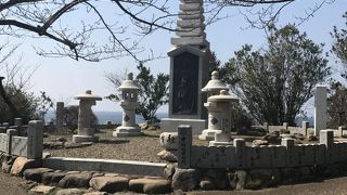 歌舞伎の始祖出雲の阿国の記念塔です。