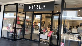 上品なバッグで意外とリーズナブルなものも