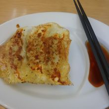 餃子３個です。