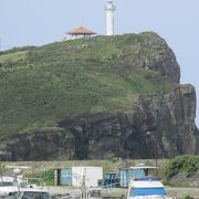 日本最西端の岬にある石碑です。台湾までわずか１１１ｋｍ、条件が良ければ台湾の島影が見えることもある 西崎（いりざき）岬です。