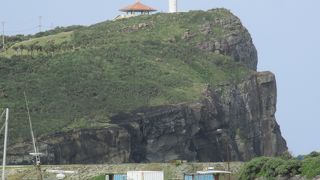 日本最西端の岬にある石碑です。台湾までわずか１１１ｋｍ、条件が良ければ台湾の島影が見えることもある 西崎（いりざき）岬です。