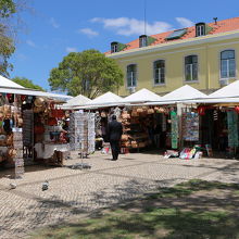 土産物屋もあります。