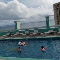 椅子に乗って、手を伸ばして撮影しました