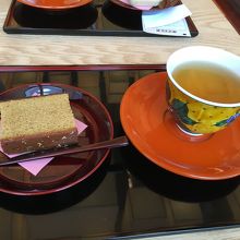 加賀棒茶とカステラ