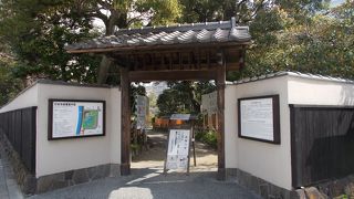 もとは大名屋敷の庭園です。