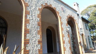 絵を描いている