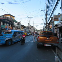 大通りでは必ず入っています